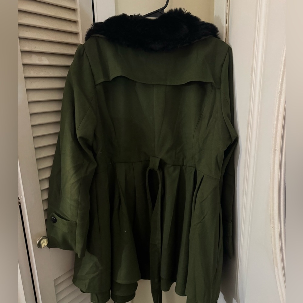 Zara Women's Olive Trench Coat with Black Faux Fur - Picture 6 of 7